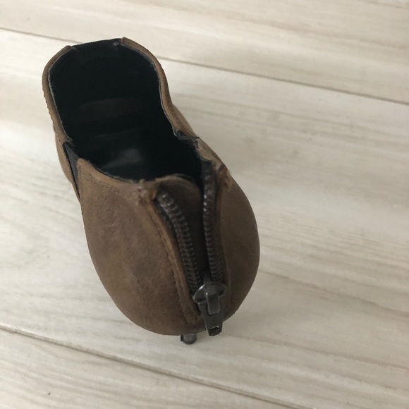 JS Platform Heels - Picture 5 of 7